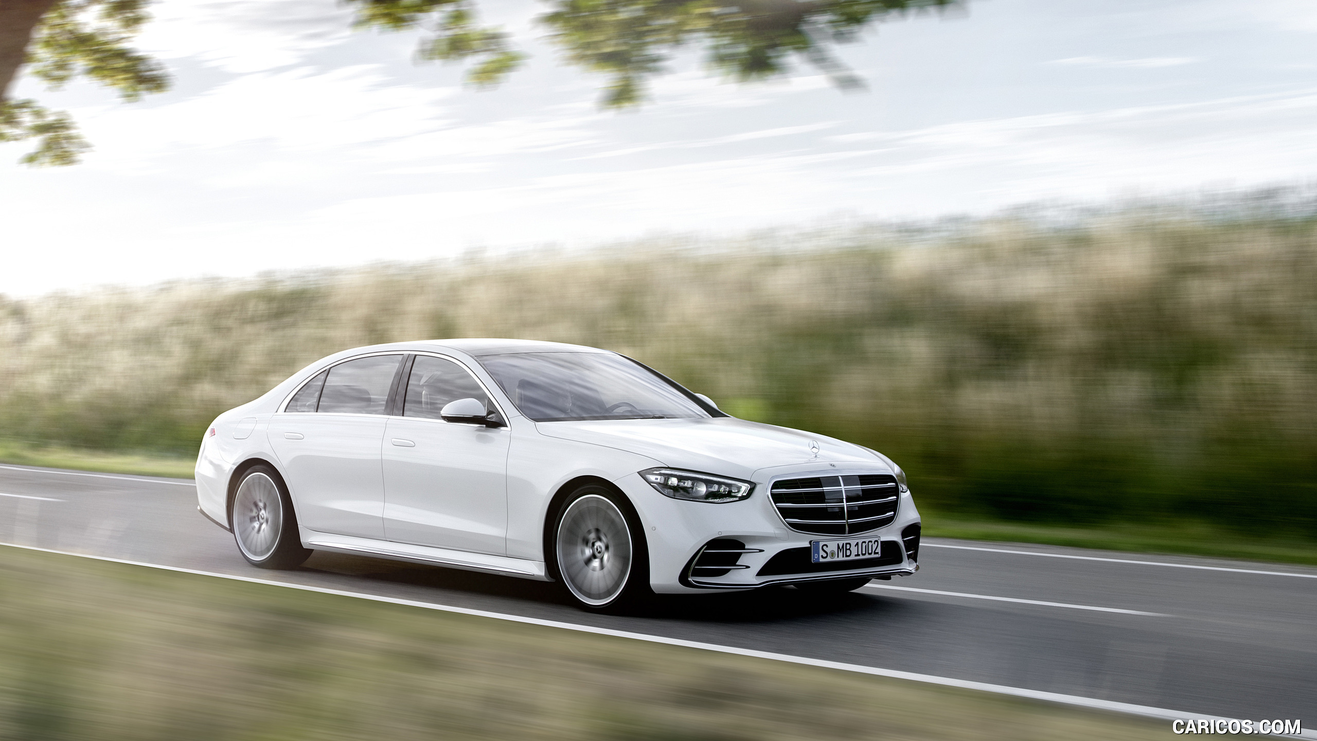 2021 Mercedes-benz S-class (color: Diamond White) - Front Three-quarter 