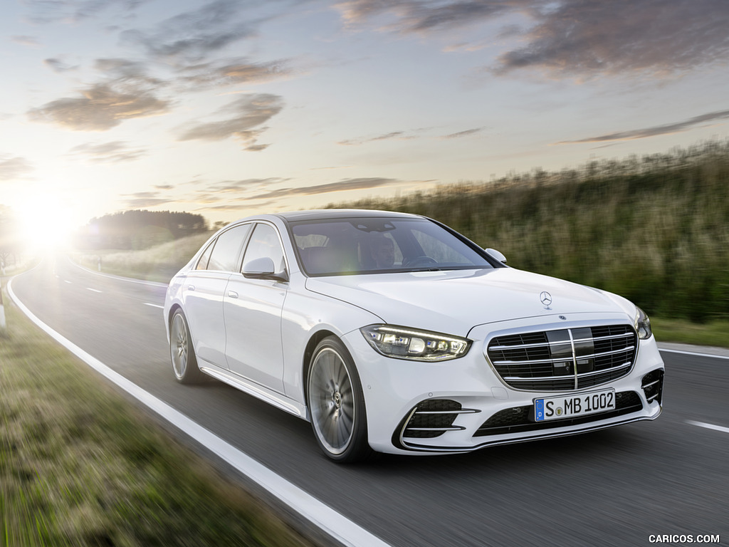 2021 Mercedes-Benz S-Class (Color: Diamond White) - Front Three-Quarter