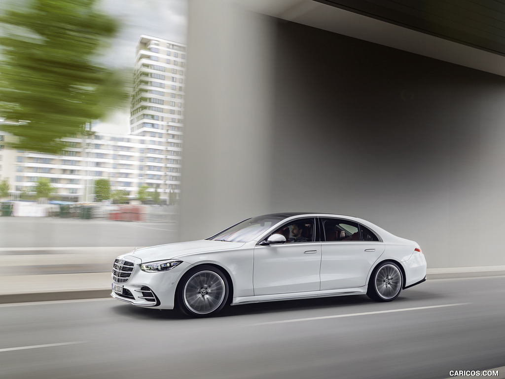 2021 Mercedes-Benz S-Class (Color: Diamond White) - Front Three-Quarter