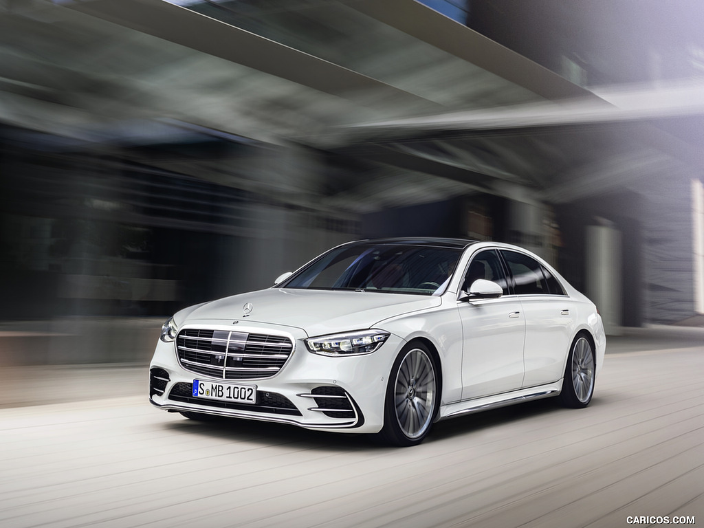 2021 Mercedes-Benz S-Class (Color: Diamond White) - Front Three-Quarter