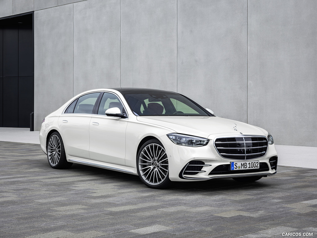 2021 Mercedes-Benz S-Class (Color: Diamond White) - Front Three-Quarter