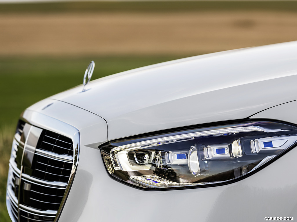 2021 Mercedes-Benz S-Class (Color: Diamond White) - Headlight