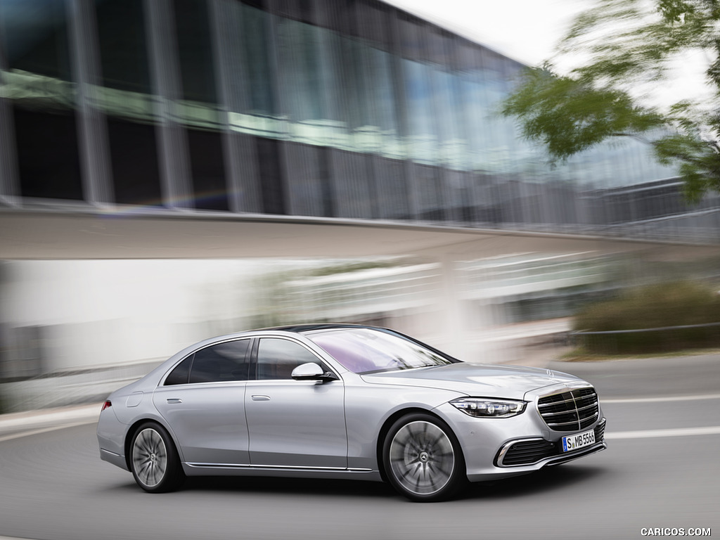 2021 Mercedes-Benz S-Class (Color: High-tech Silver) - Front Three-Quarter