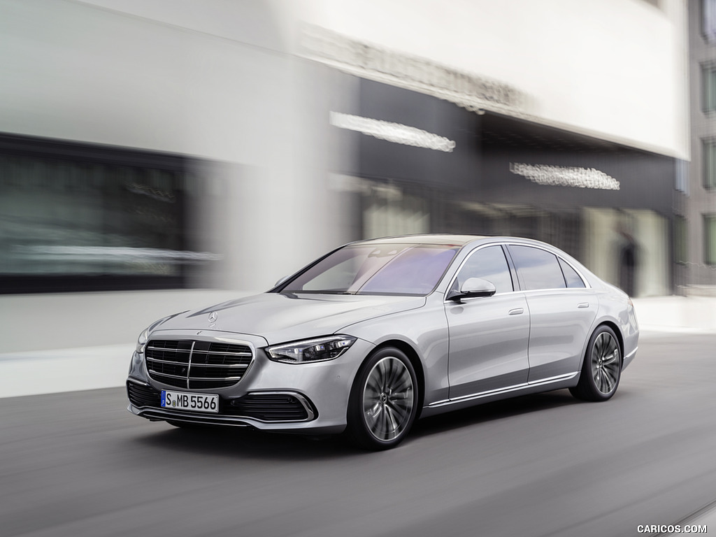 2021 Mercedes-Benz S-Class (Color: High-tech Silver) - Front Three-Quarter