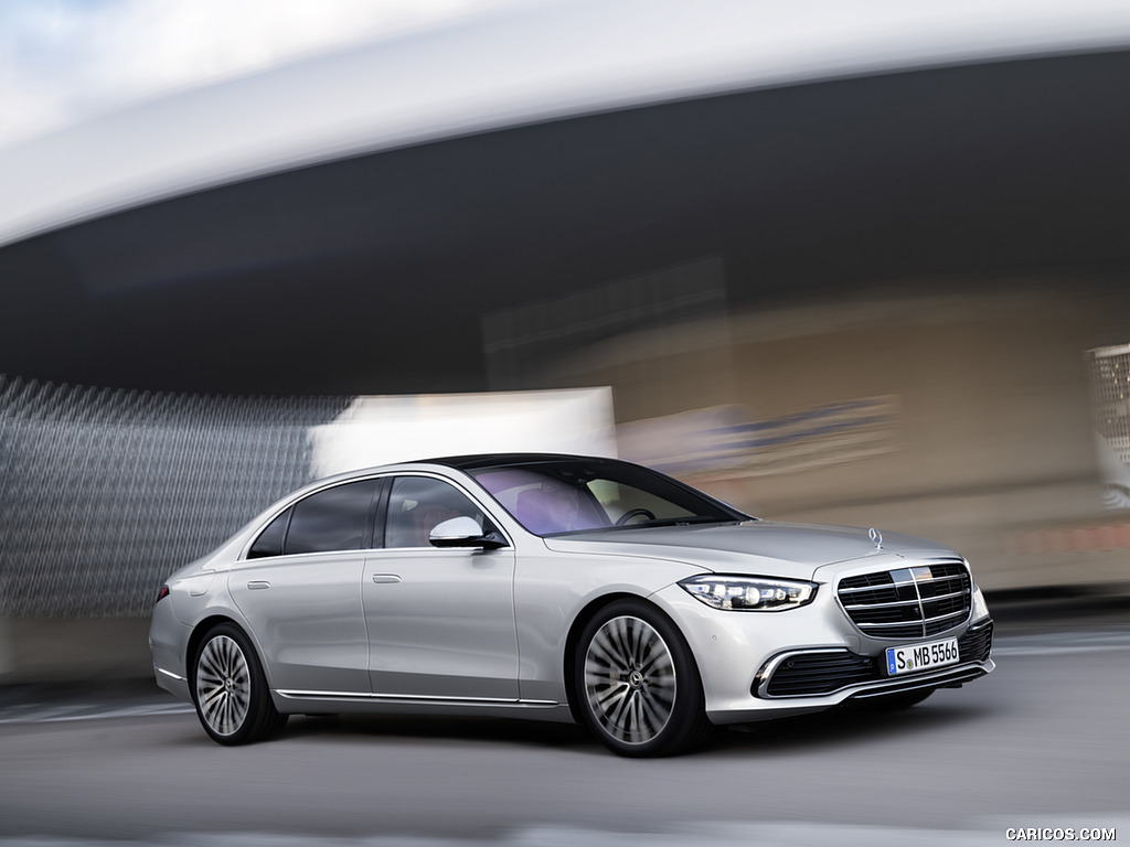 2021 Mercedes-Benz S-Class (Color: High-tech Silver) - Front Three-Quarter