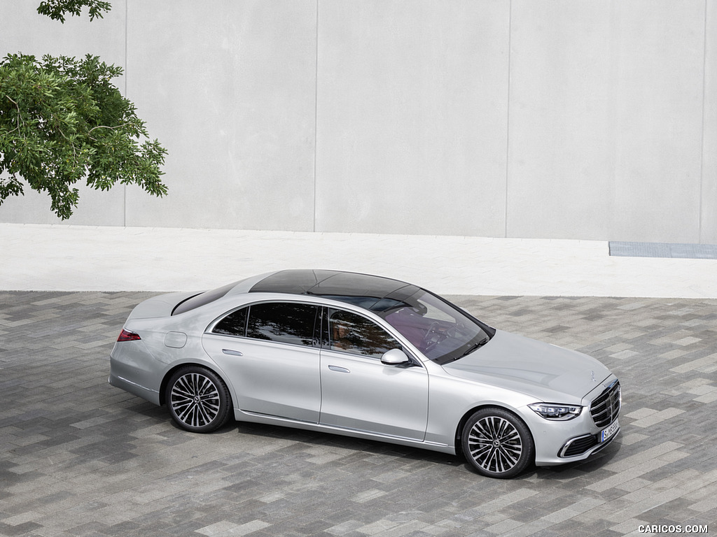 2021 Mercedes-Benz S-Class (Color: High-tech Silver) - Front Three-Quarter