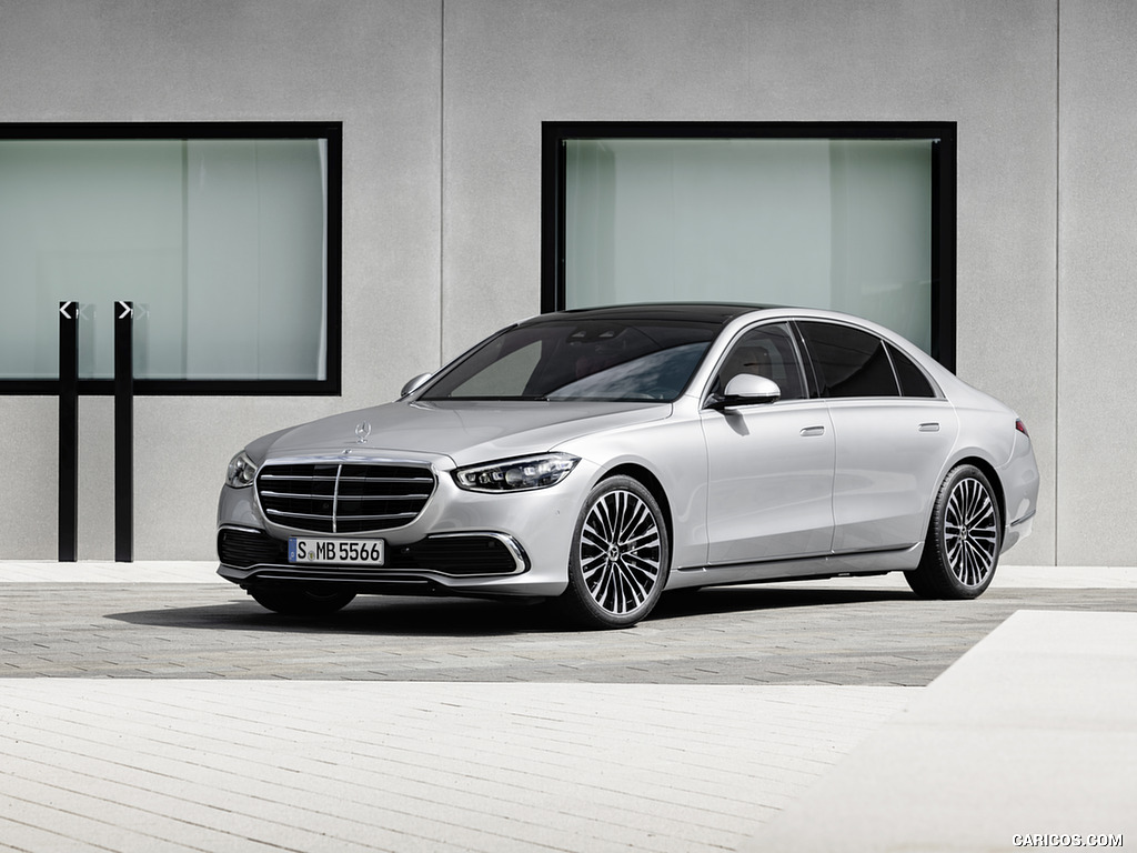 2021 Mercedes-Benz S-Class (Color: High-tech Silver) - Front Three-Quarter