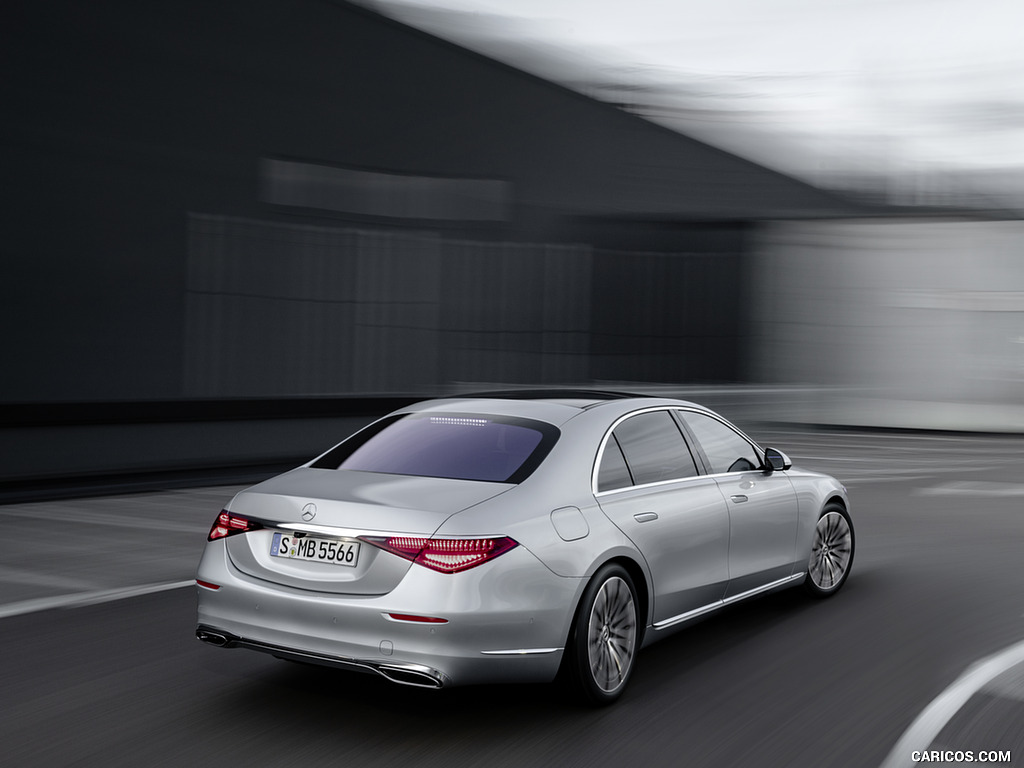 2021 Mercedes-Benz S-Class (Color: High-tech Silver) - Rear Three-Quarter