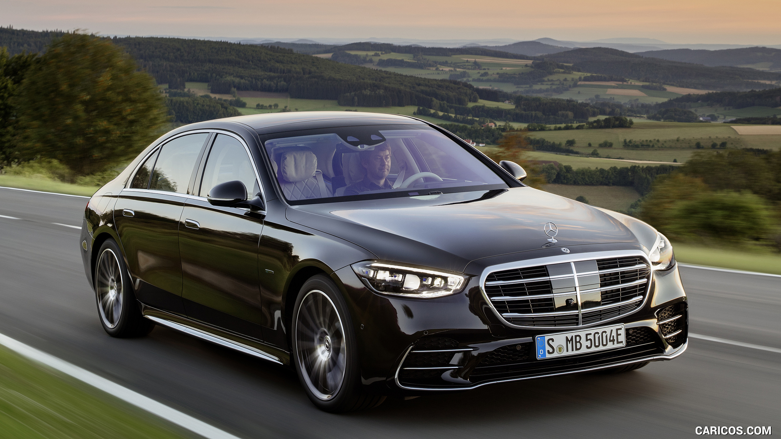 2021 Mercedes-Benz S-Class Plug-in-Hybrid (Color: Onyx Black) - Front Three-Quarter, #154 of 316