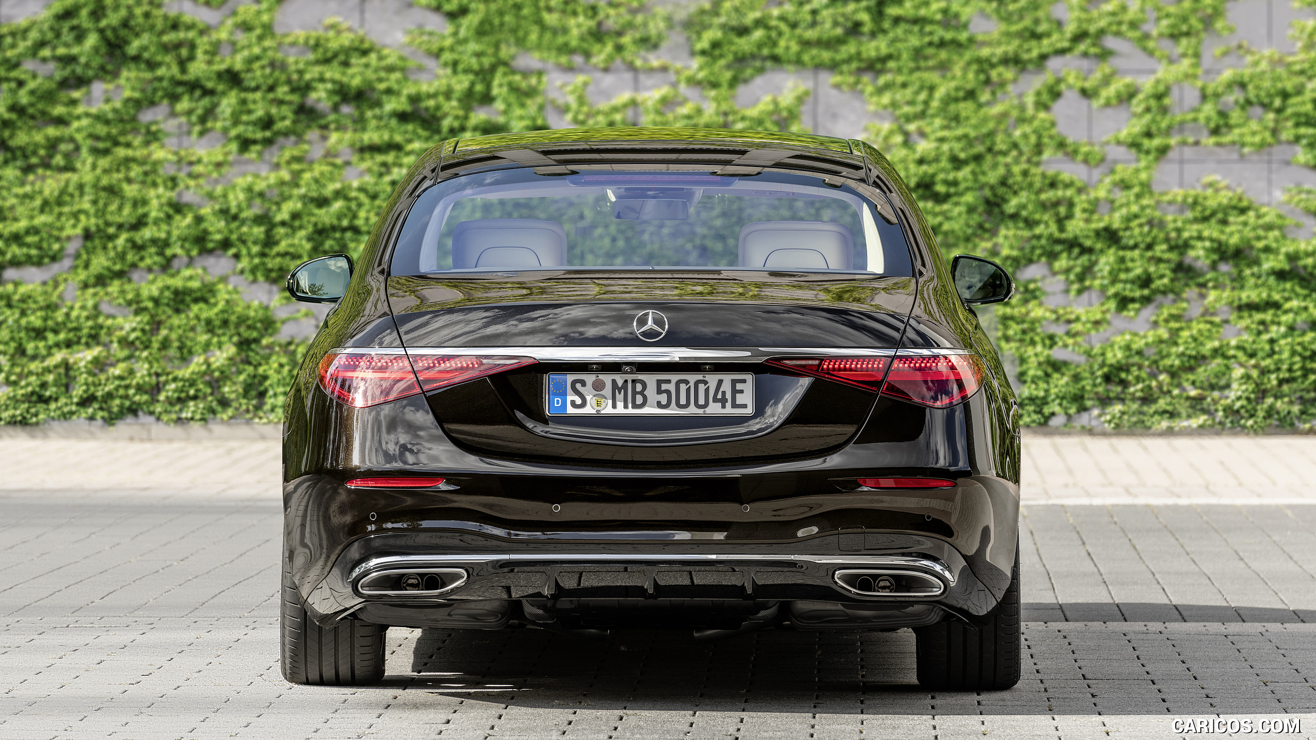 2021 Mercedes-Benz S-Class Plug-in-Hybrid (Color: Onyx Black) - Rear, #165 of 316