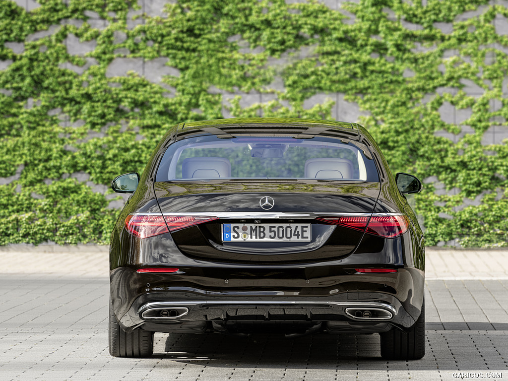 2021 Mercedes-Benz S-Class Plug-in-Hybrid (Color: Onyx Black) - Rear