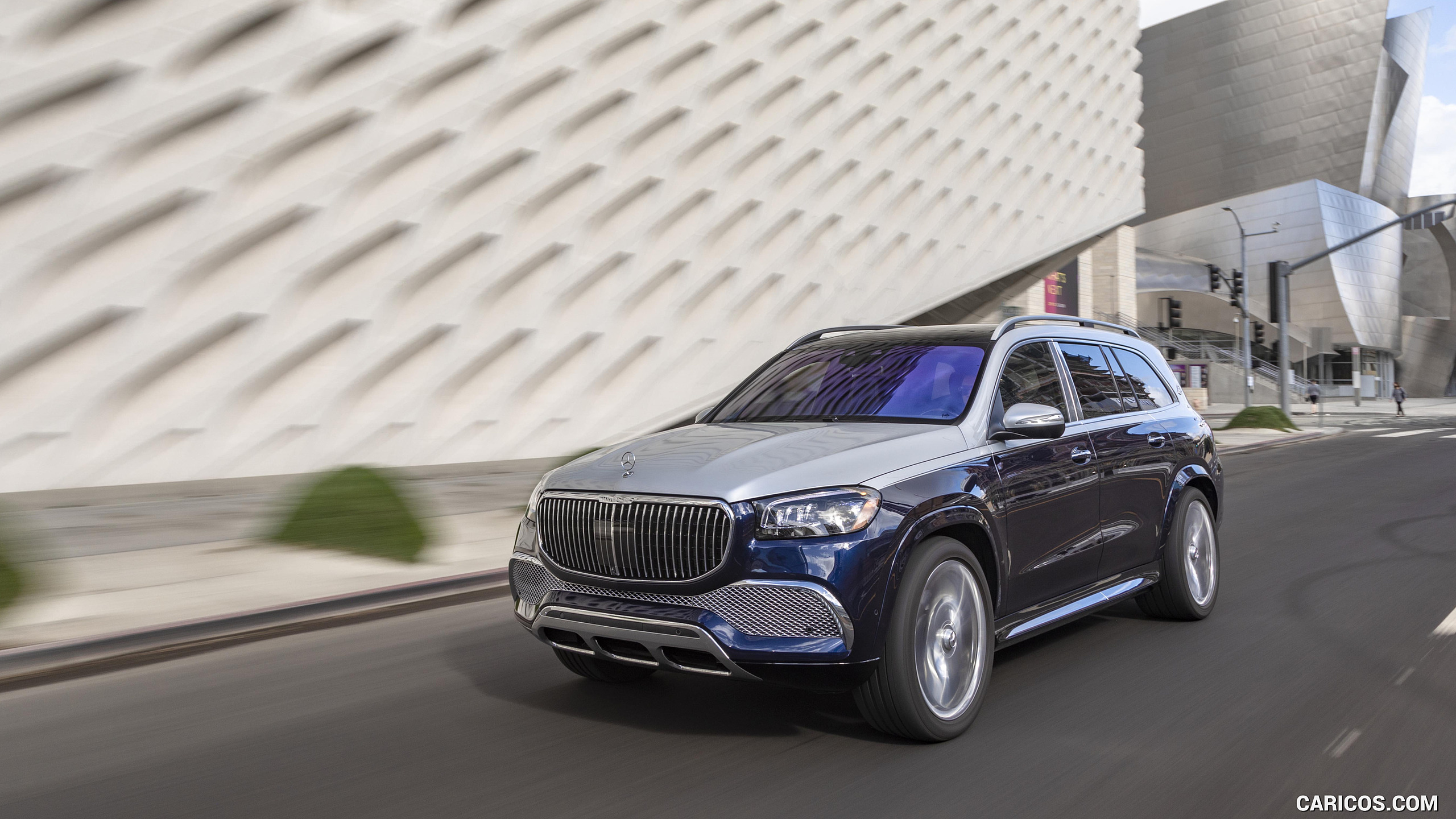 2021 Mercedes-Maybach GLS 600 (US-Spec) - Front Three-Quarter | Caricos