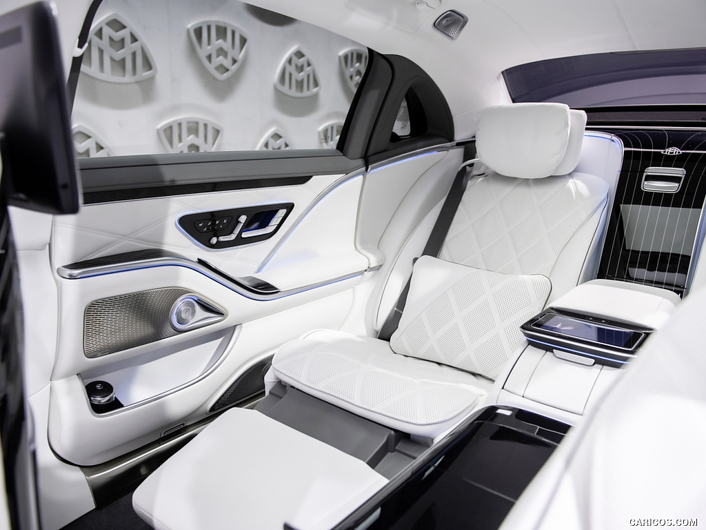 2021 Mercedes-Maybach S-Class (Color: Designo Crystal White / Silver Grey Pearl) - Interior, Detail