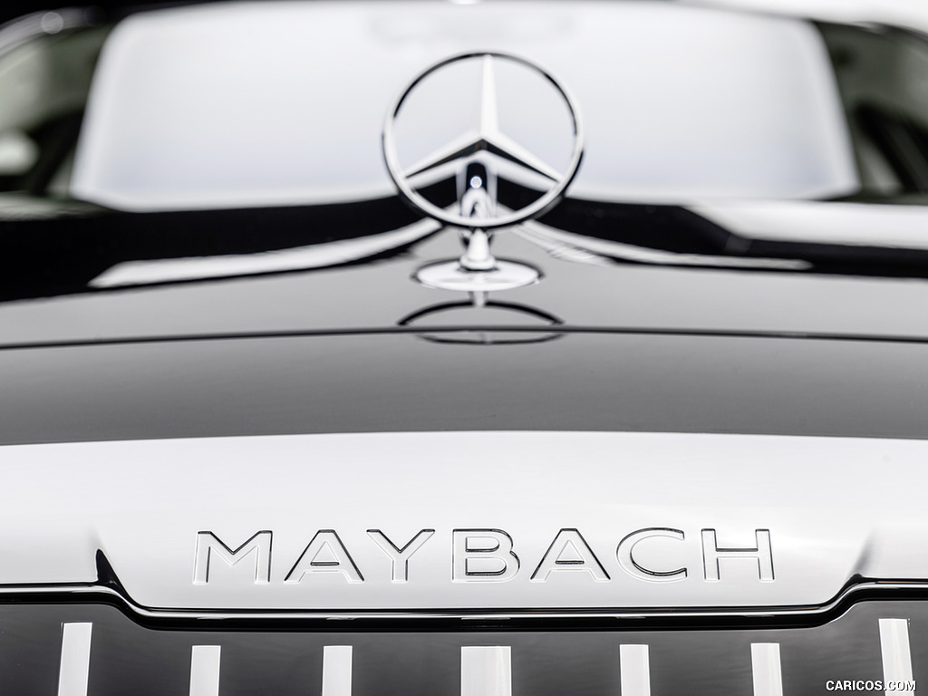 2021 Mercedes-Maybach S-Class (Color: Designo Diamond White Bright / Obsidian Black) - Badge