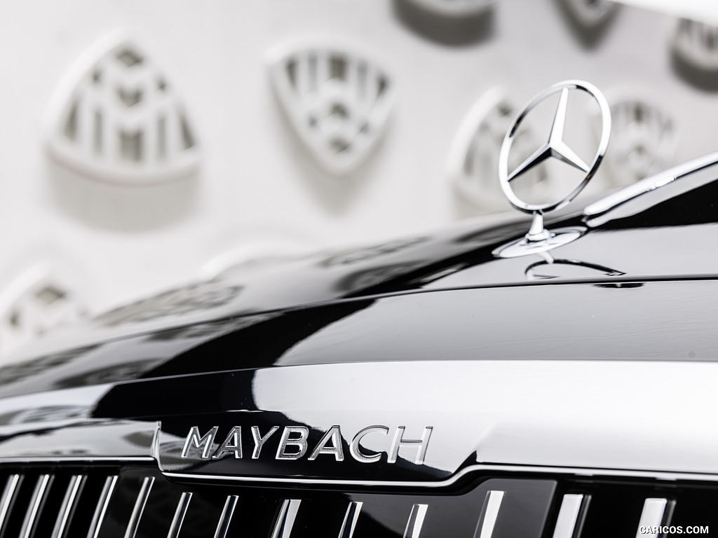 2021 Mercedes-Maybach S-Class (Color: Designo Diamond White Bright / Obsidian Black) - Badge