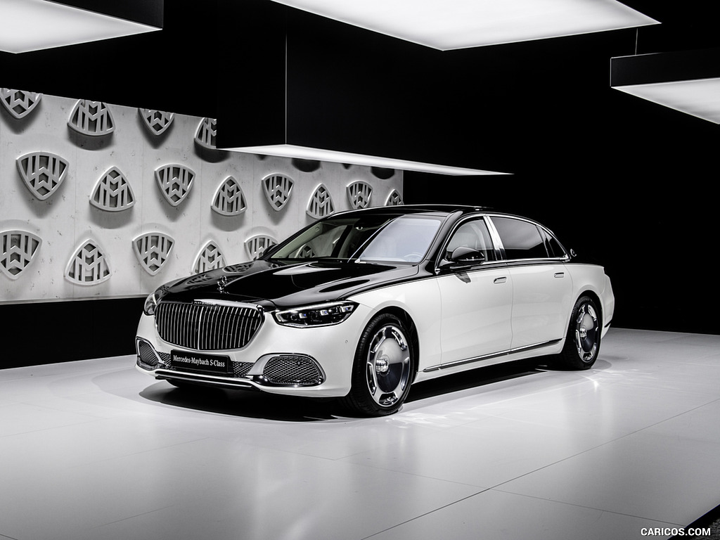 2021 Mercedes-Maybach S-Class (Color: Designo Diamond White Bright / Obsidian Black) - Front Three-Quarter