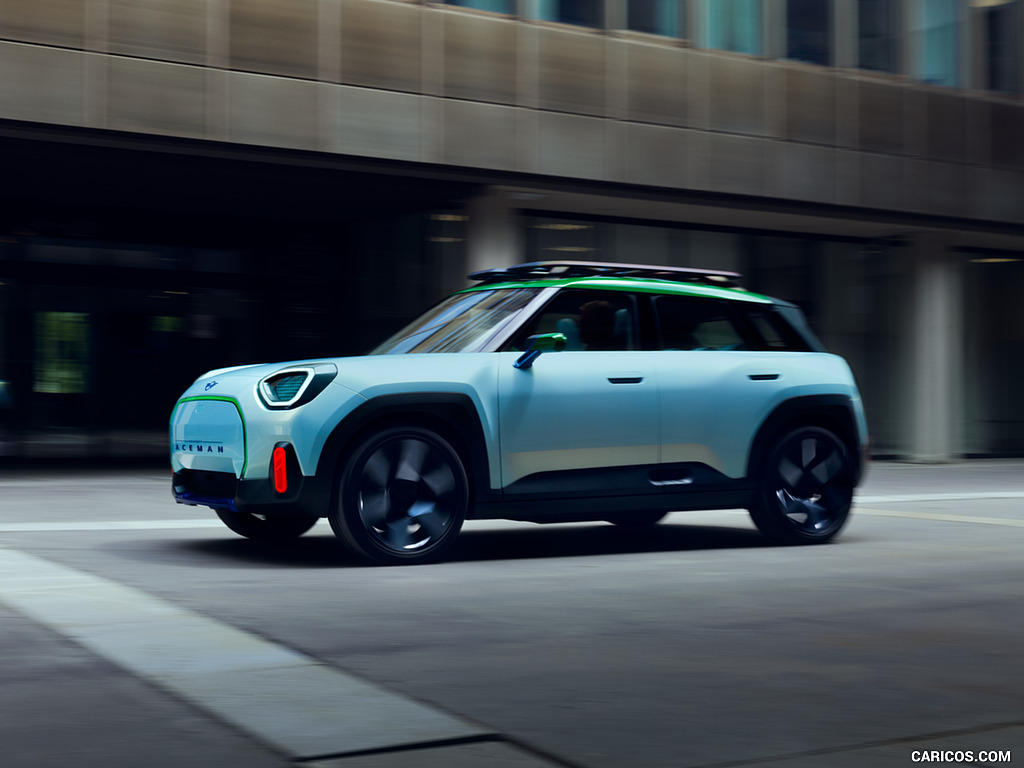 2022 MINI Aceman Concept - Front Three-Quarter