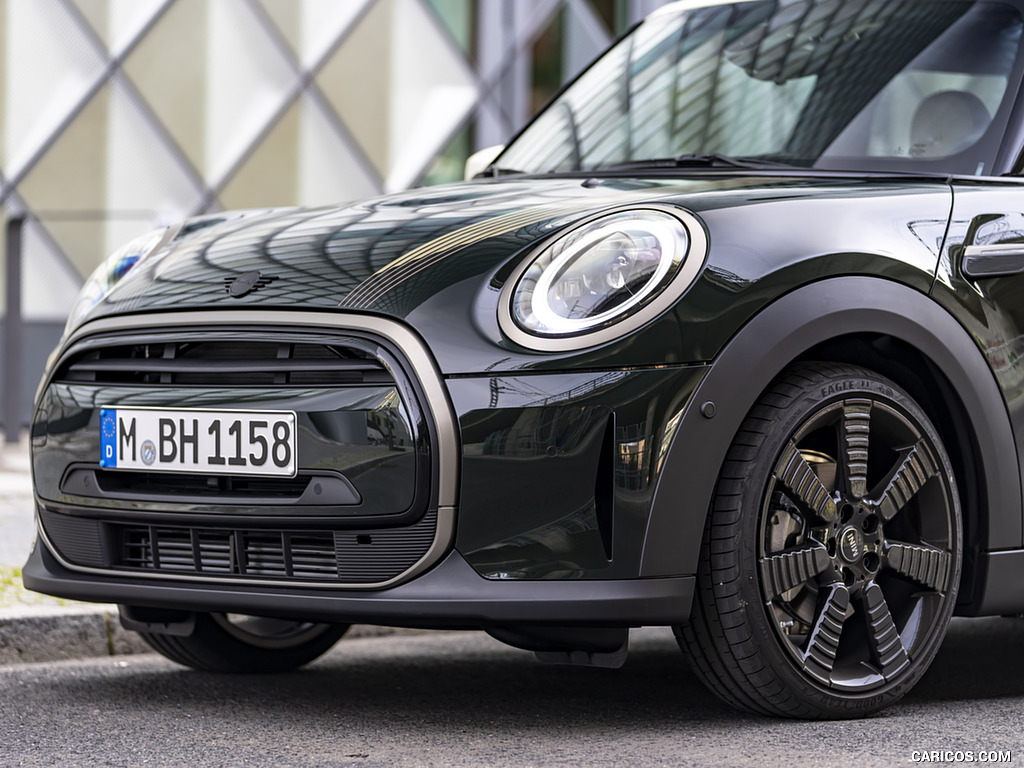 2022 MINI Cooper 5-Door Resolute Edition - Front