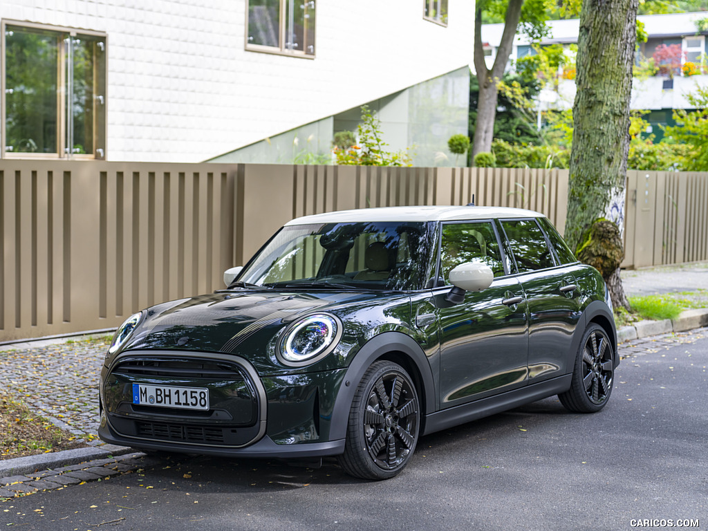 2022 MINI Cooper 5-Door Resolute Edition - Front Three-Quarter