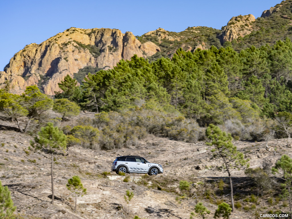 2022 MINI Cooper S Countryman ALL4 Untamed Edition - Side