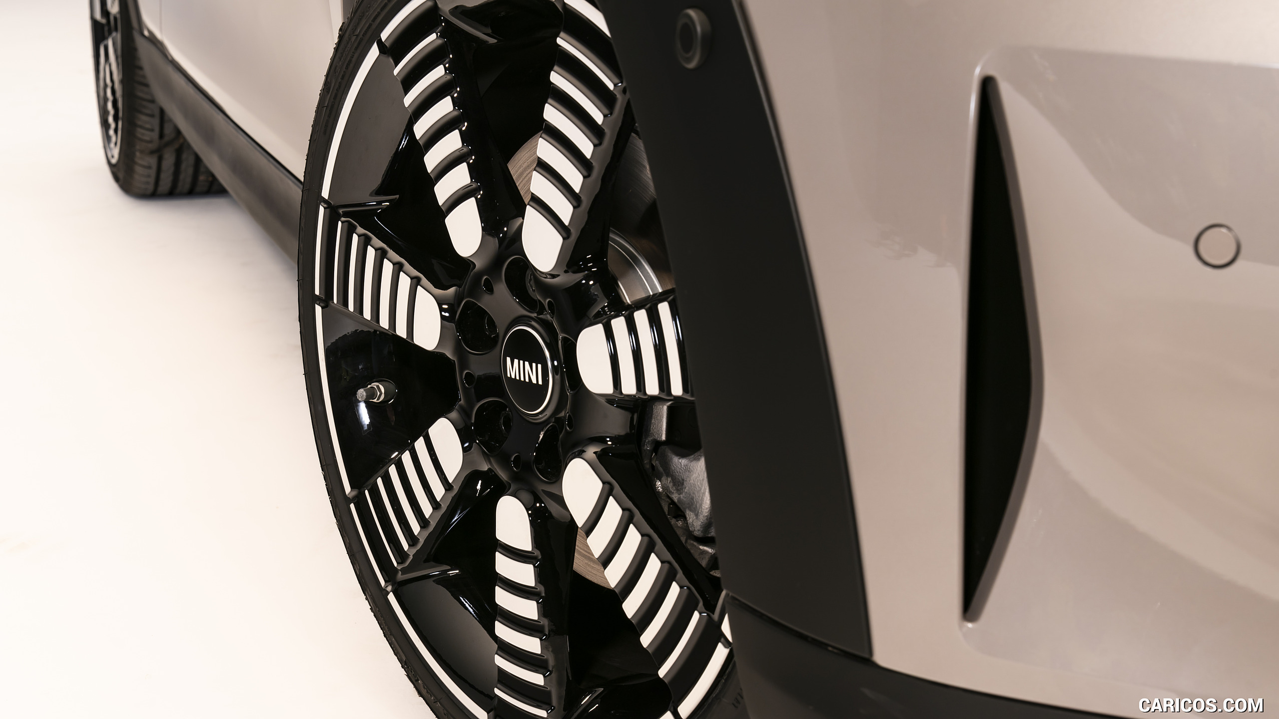 2022 MINI Cooper S Hardtop 2 Door - Wheel, #44 of 105