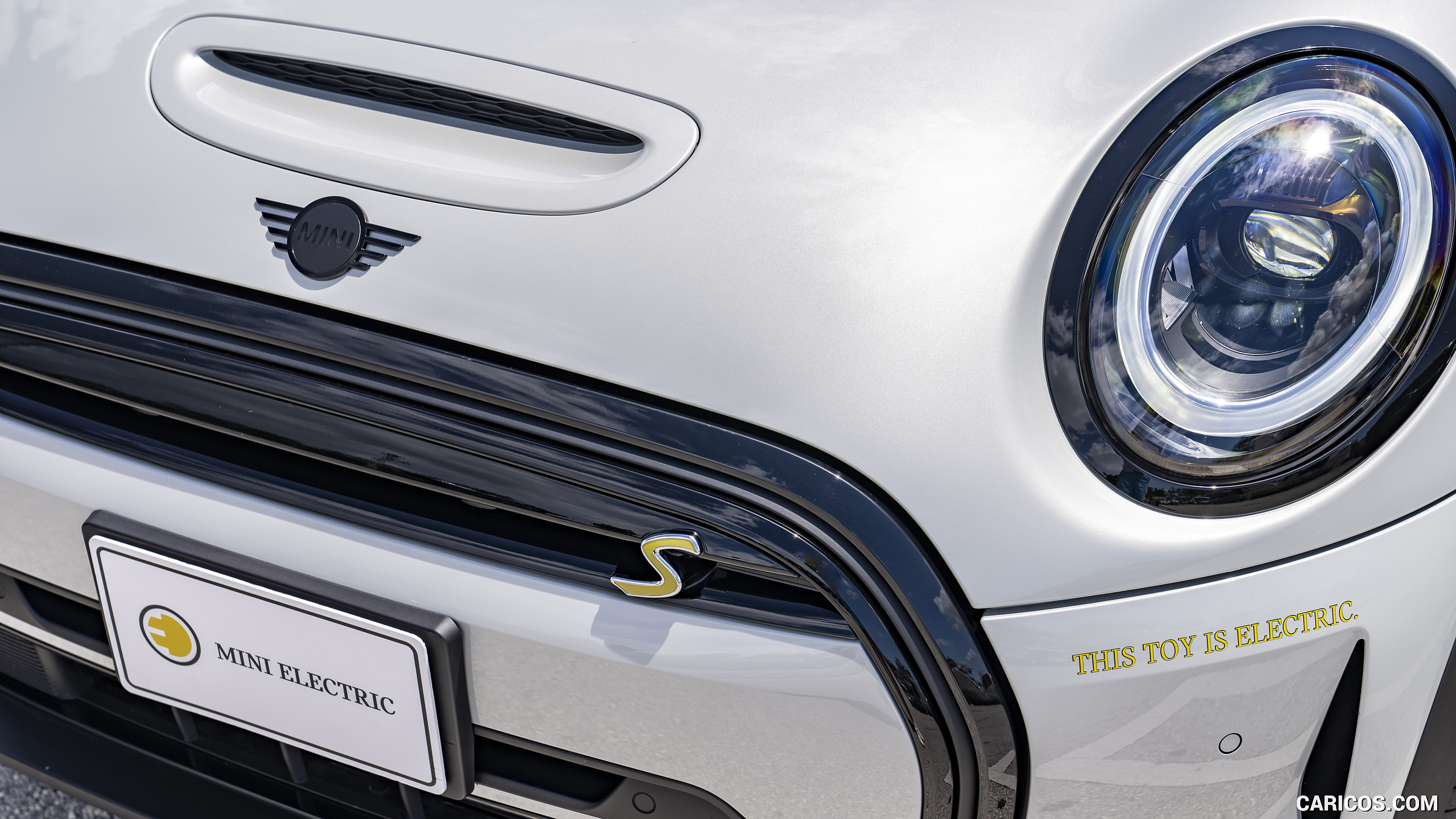 2022 MINI Cooper SE Convertible Concept - Front, #72 of 243