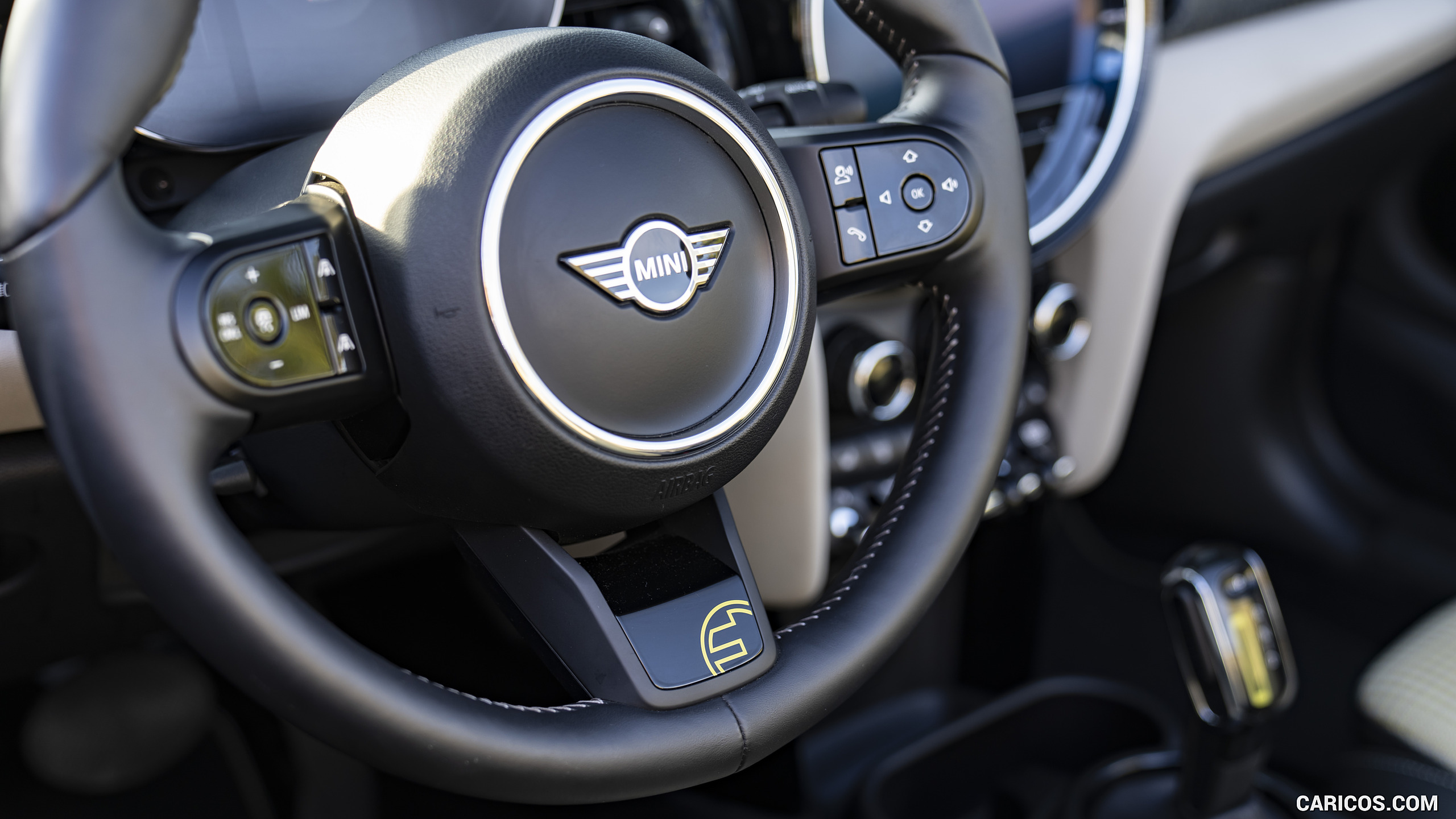 2022 MINI Cooper SE Convertible Concept - Interior, Steering Wheel, #94 of 243