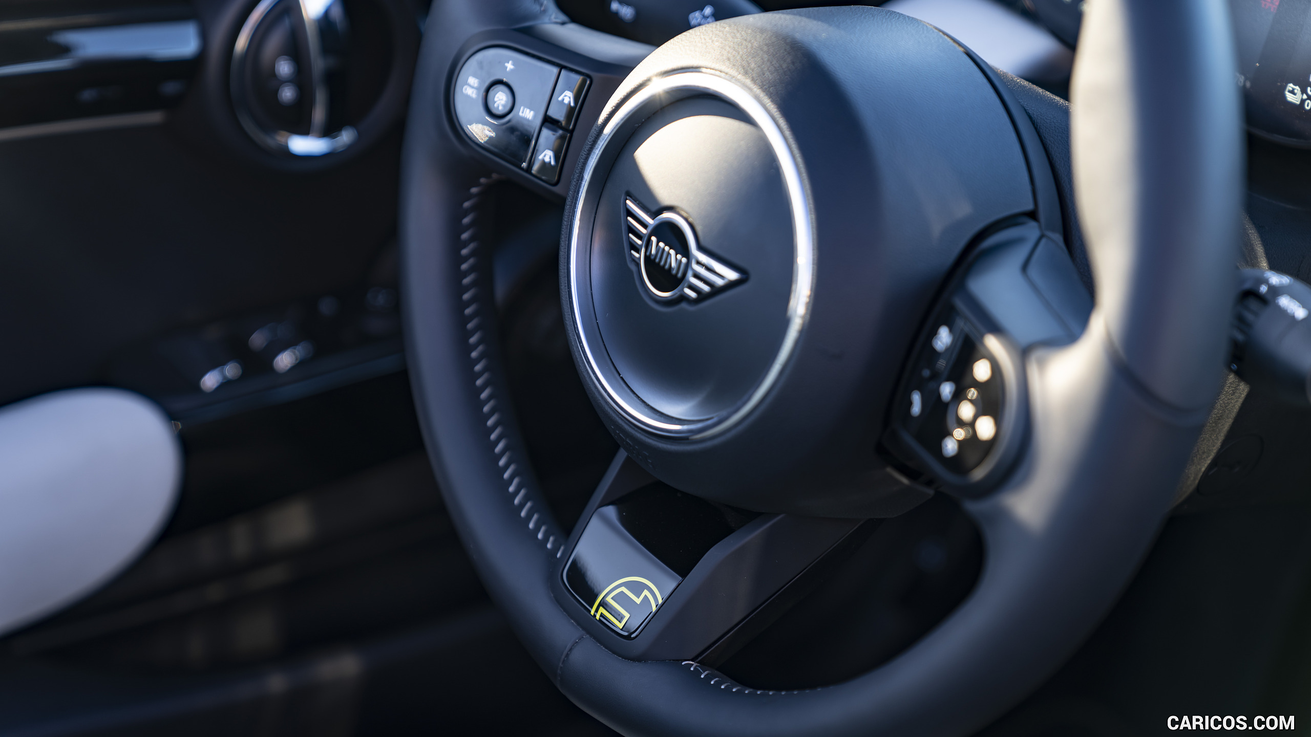 2022 MINI Cooper SE Convertible Concept - Interior, Steering Wheel, #232 of 243