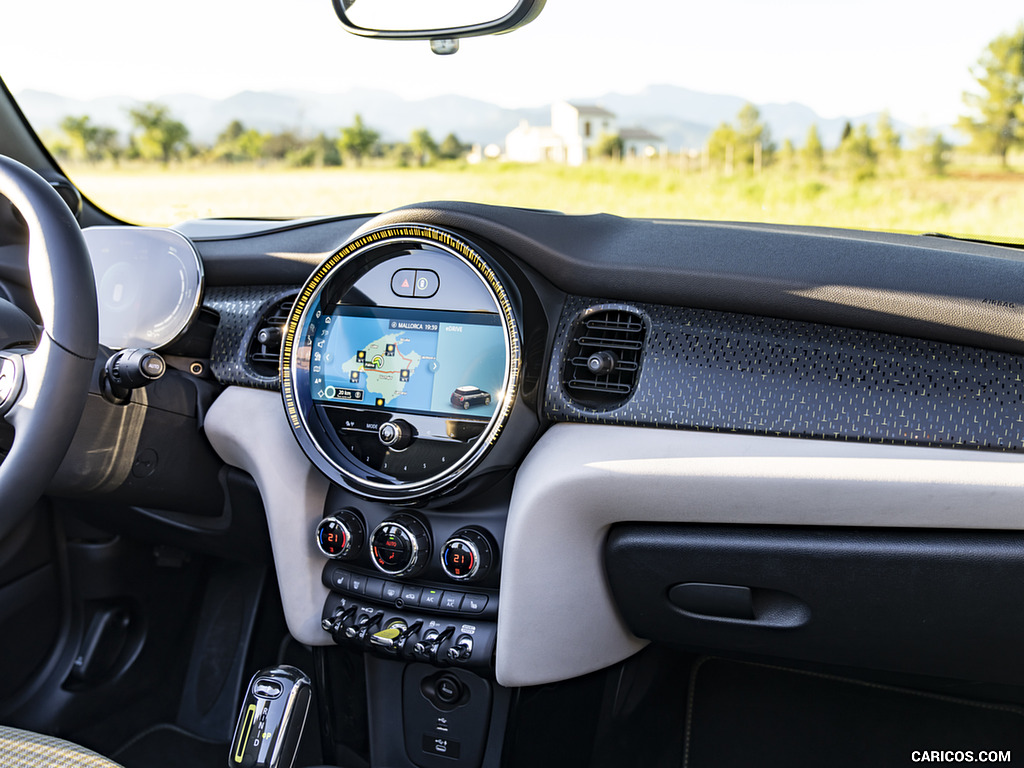 2022 MINI Cooper SE Convertible Concept - Interior, Detail