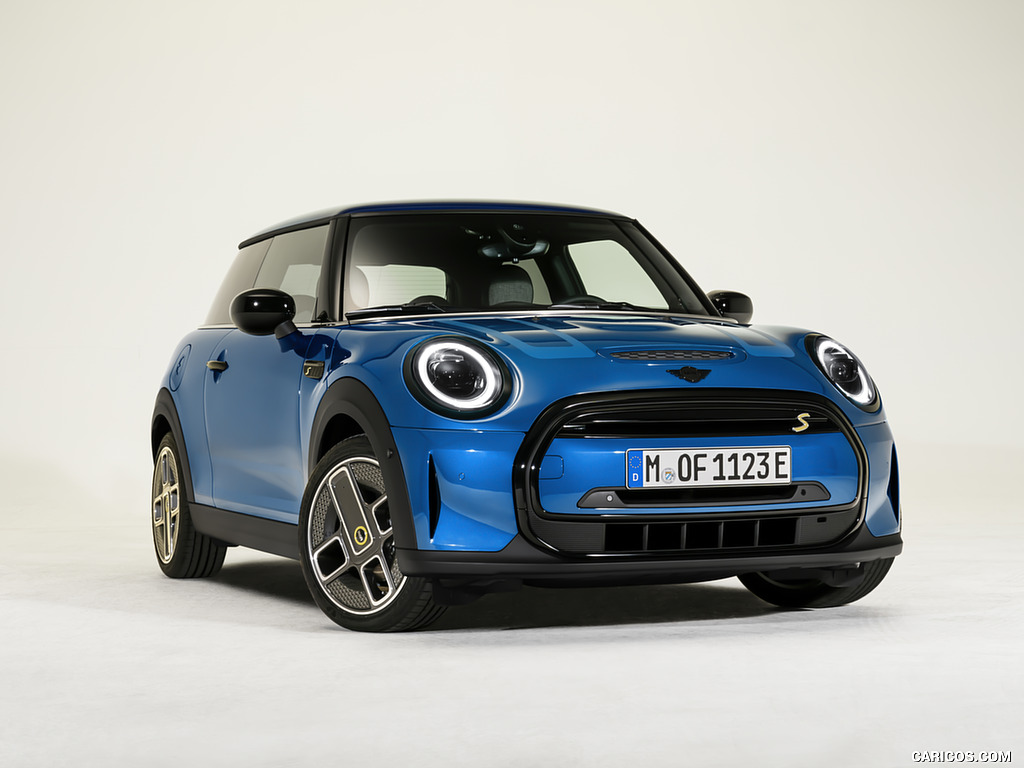 2022 MINI Cooper SE Hardtop 2 Door - Front Three-Quarter