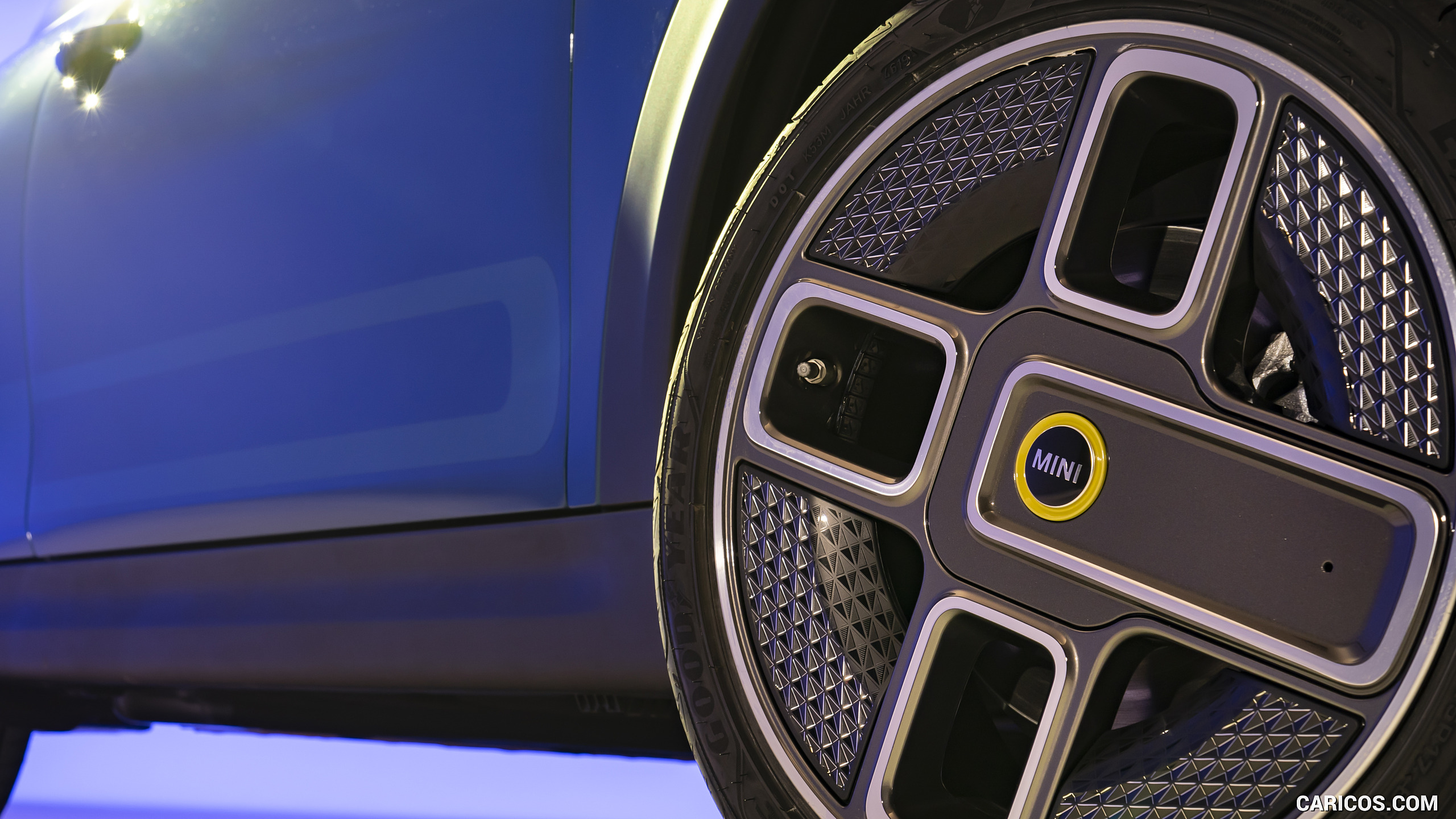2022 MINI Cooper SE Hardtop 2 Door - Wheel, #11 of 105