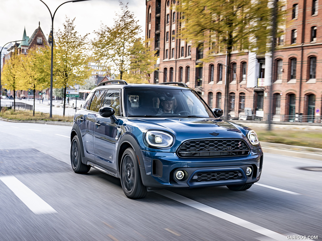 2022 MINI Countryman Boardwalk Edition - Front Three-Quarter