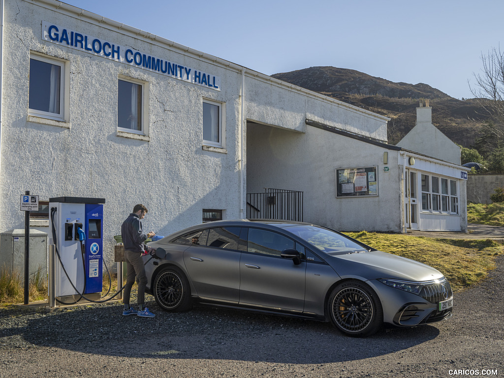 2022 Mercedes-AMG EQS 53 (UK-Spec) - Charging