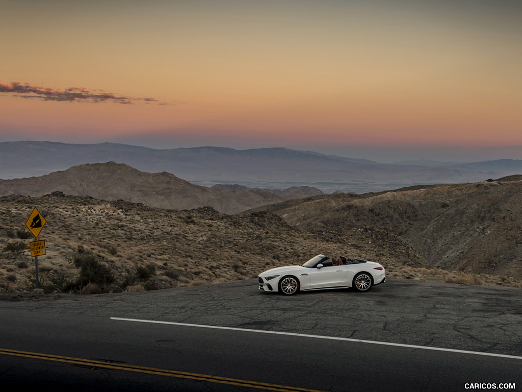 2022 Mercedes-AMG SL 55 4MATIC+ (Color: Opalith White Bright)