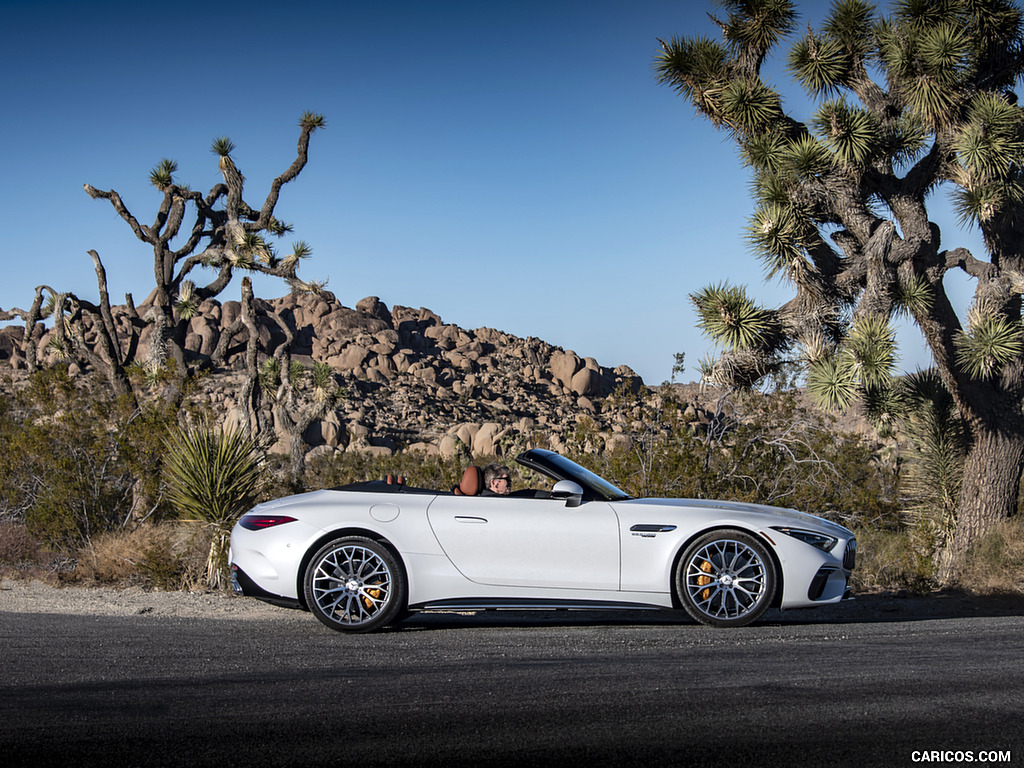 2022 Mercedes-AMG SL 55 4MATIC+ (Color: Opalith White Bright)