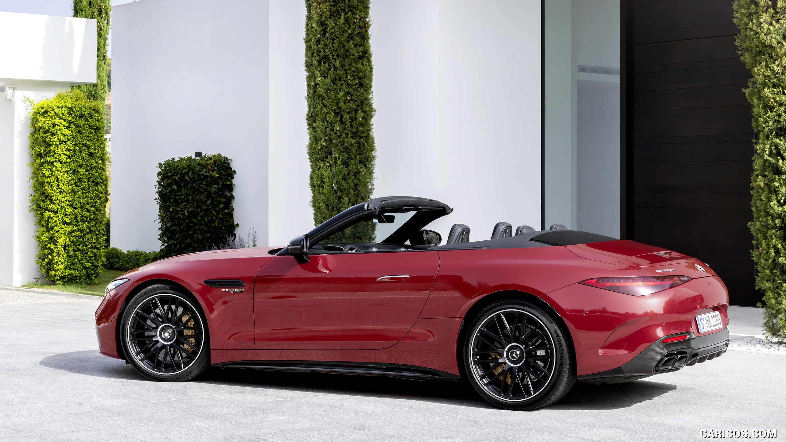 2022 Mercedes-AMG SL 63 4MATIC+ (Color: Patagonia Red Metallic) - Side, #15 of 235