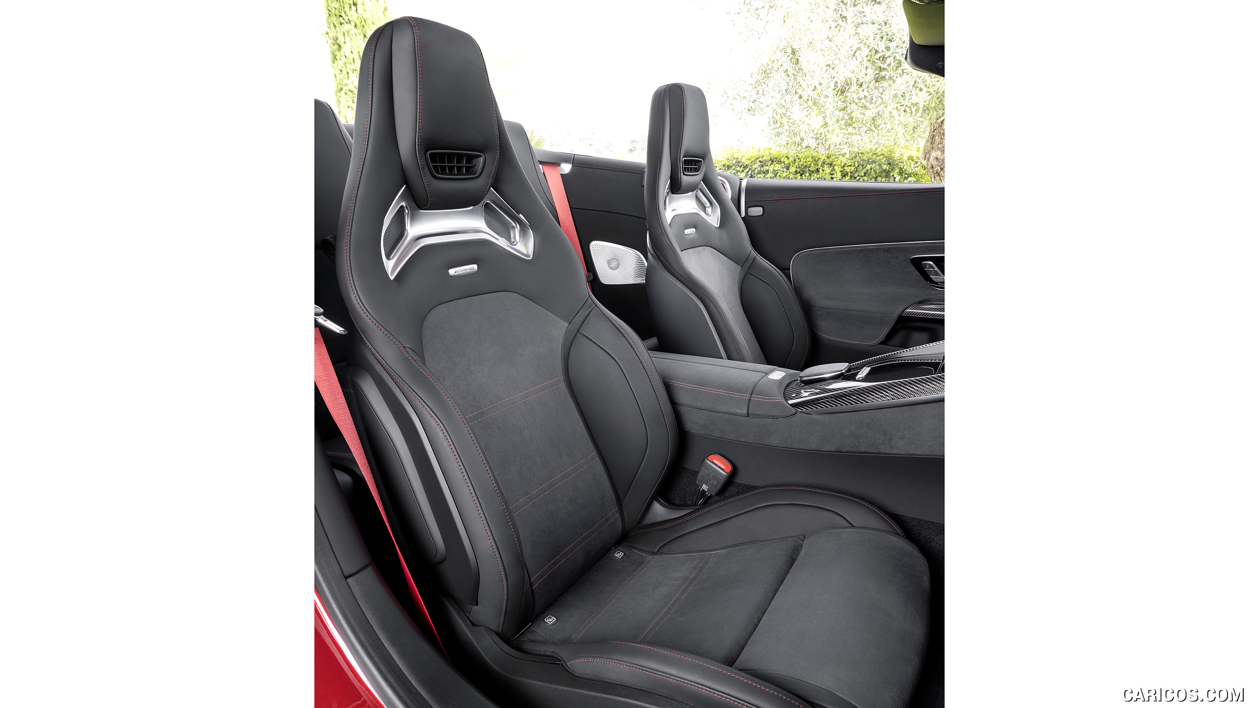 2022 Mercedes-AMG SL 63 4MATIC+ - Interior, Seats, #26 of 235