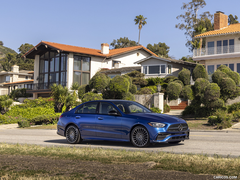 2022 Mercedes-Benz C-Class (US-Spec) - Front Three-Quarter