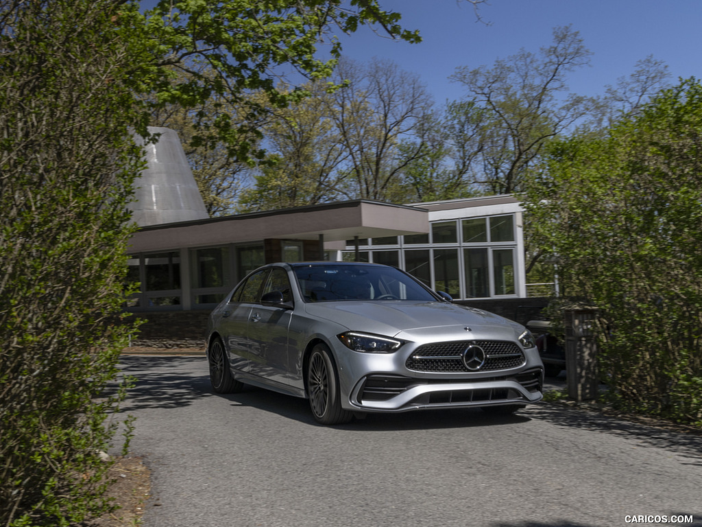 2022 Mercedes-Benz C-Class (US-Spec) - Front Three-Quarter