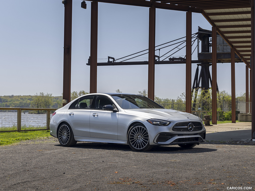 2022 Mercedes-Benz C-Class (US-Spec) - Front Three-Quarter