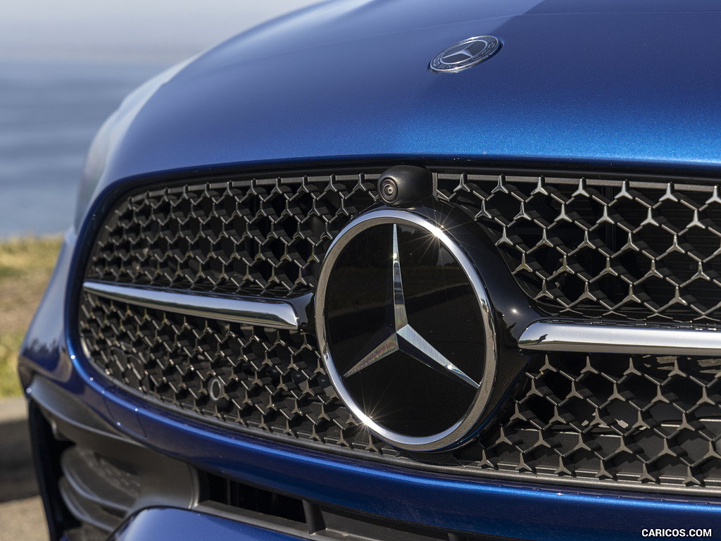 2022 Mercedes-Benz C-Class (US-Spec) - Grille