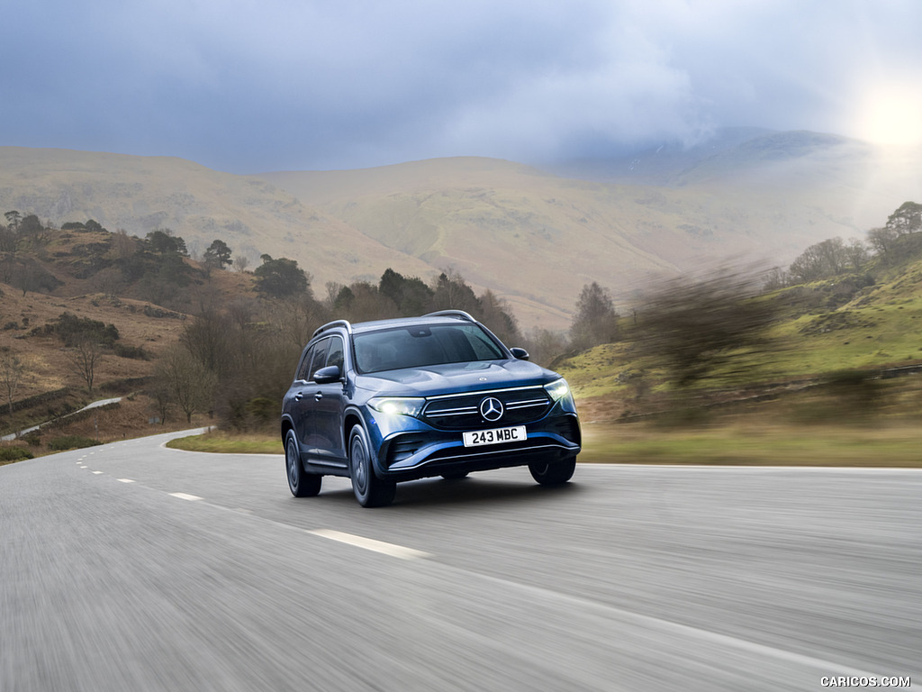 2022 Mercedes-Benz EQB 300 (UK-Spec) - Front