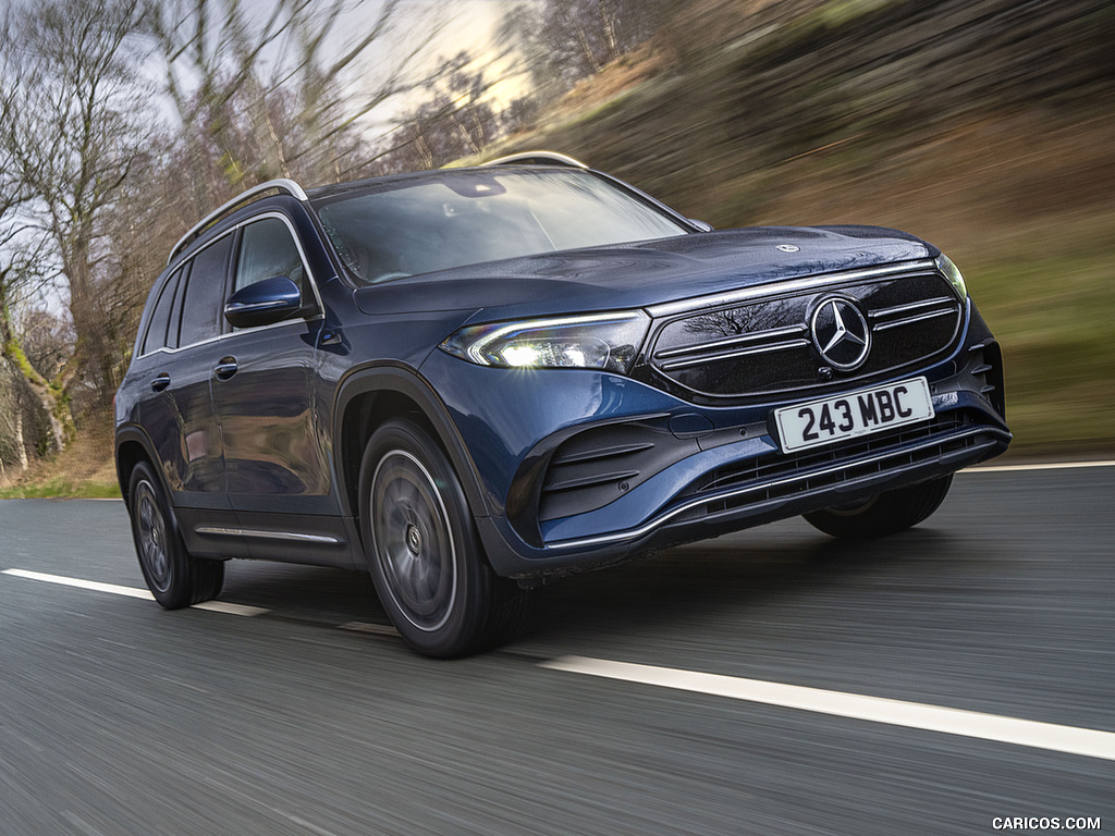 2022 Mercedes-Benz EQB 300 (UK-Spec) - Front Three-Quarter