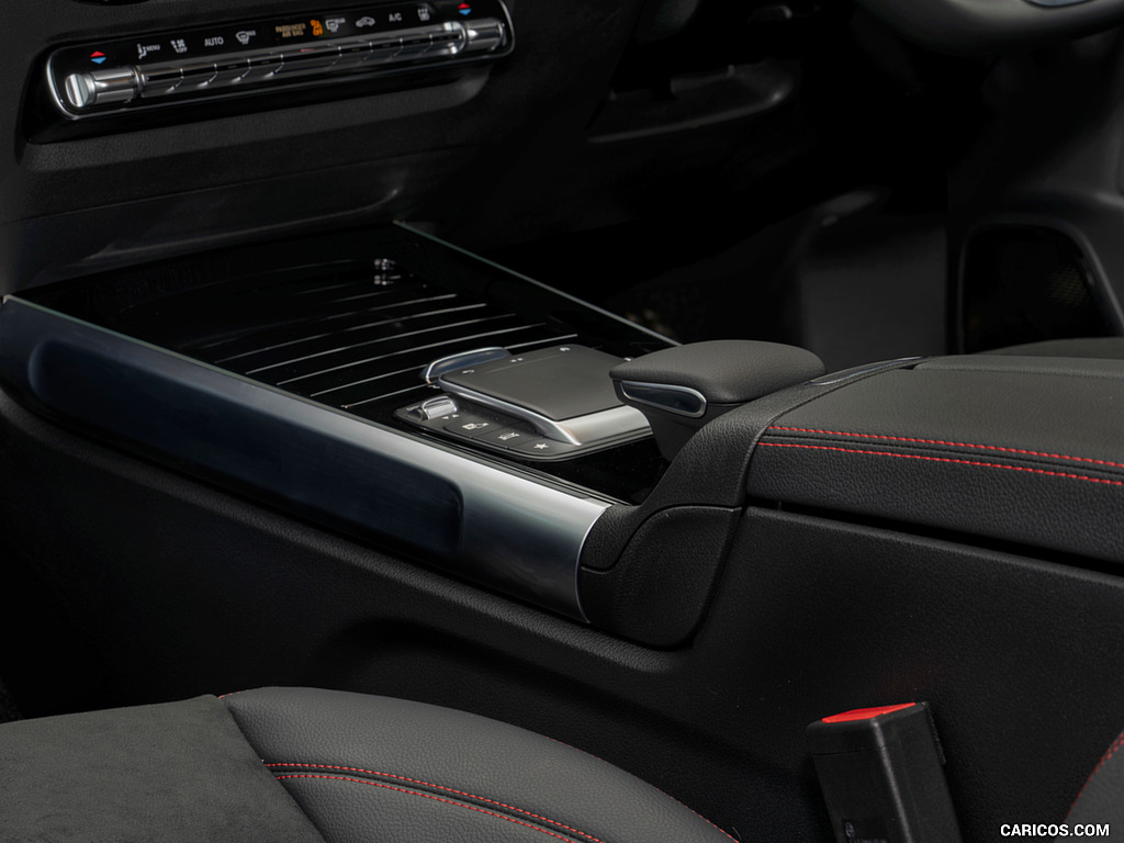 2022 Mercedes-Benz EQB 300 (UK-Spec) - Interior, Detail