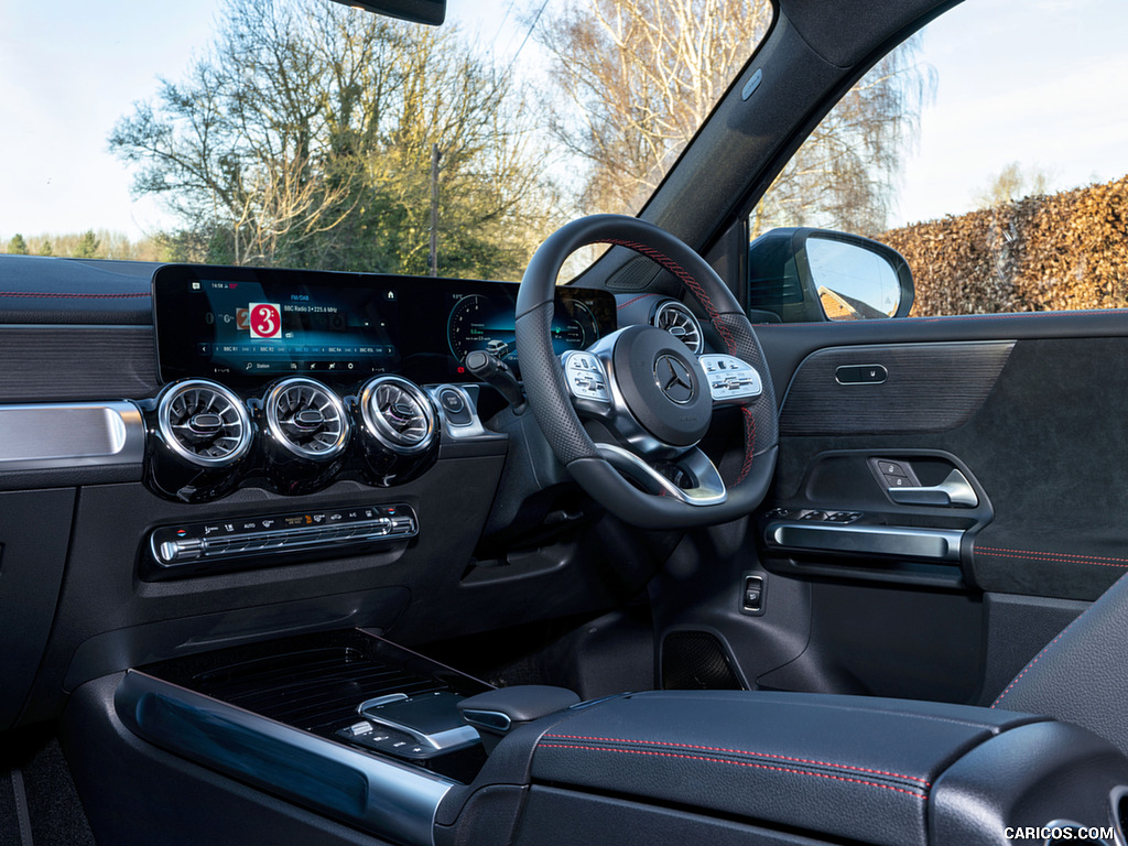 2022 Mercedes-Benz EQB 300 (UK-Spec) - Interior