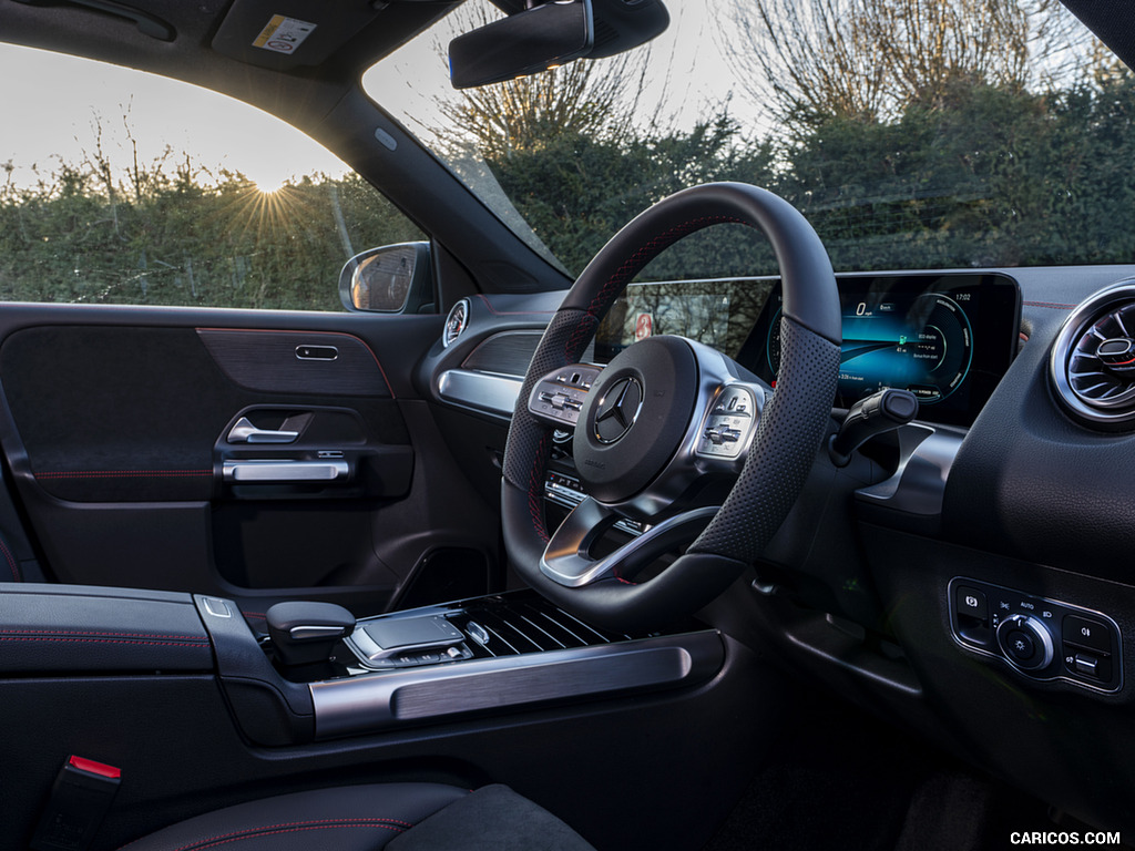 2022 Mercedes-Benz EQB 300 (UK-Spec) - Interior