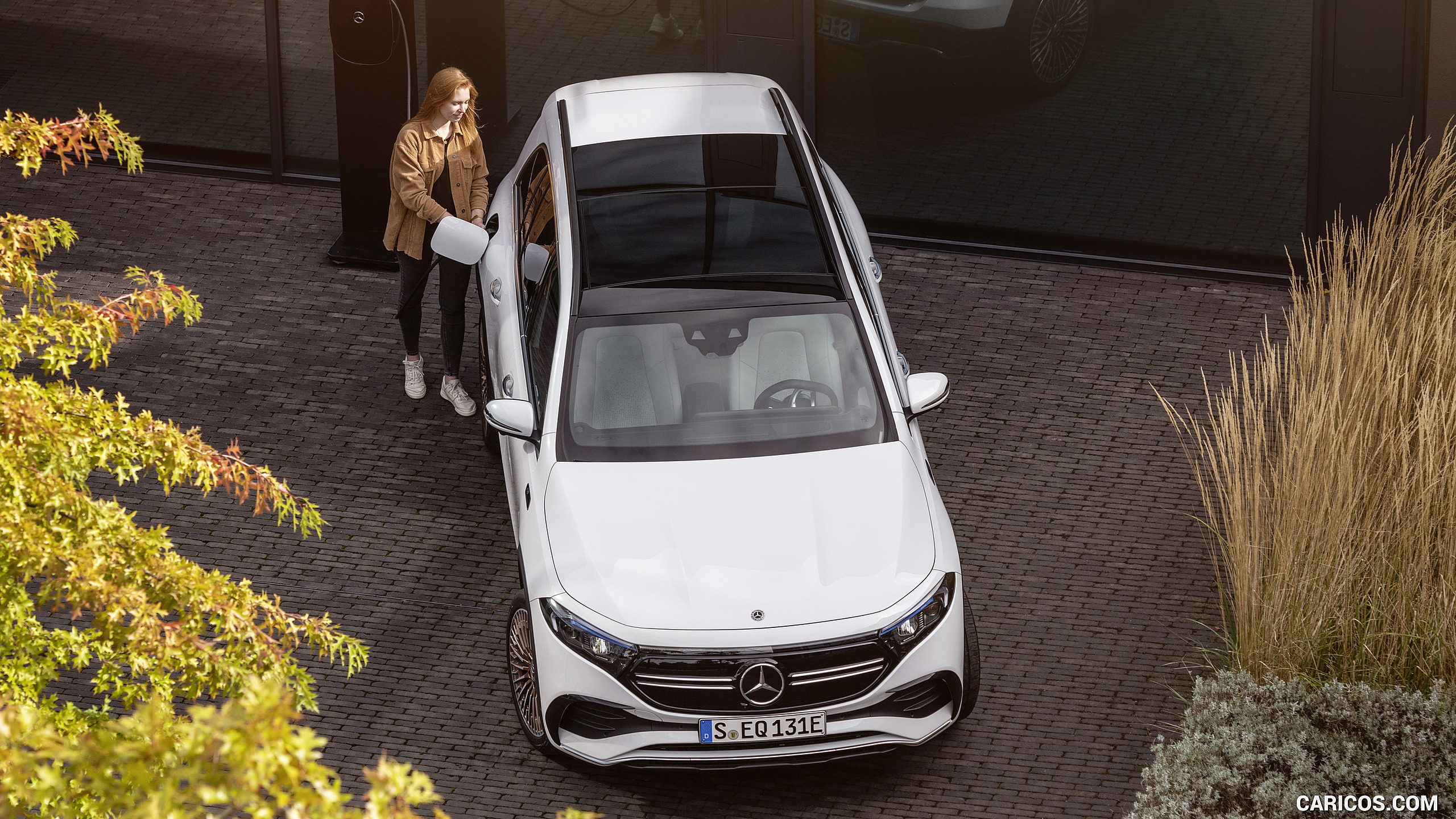 2022 Mercedes-Benz EQB Edition 1 (Color: Digital White) - Top, #7 of 178