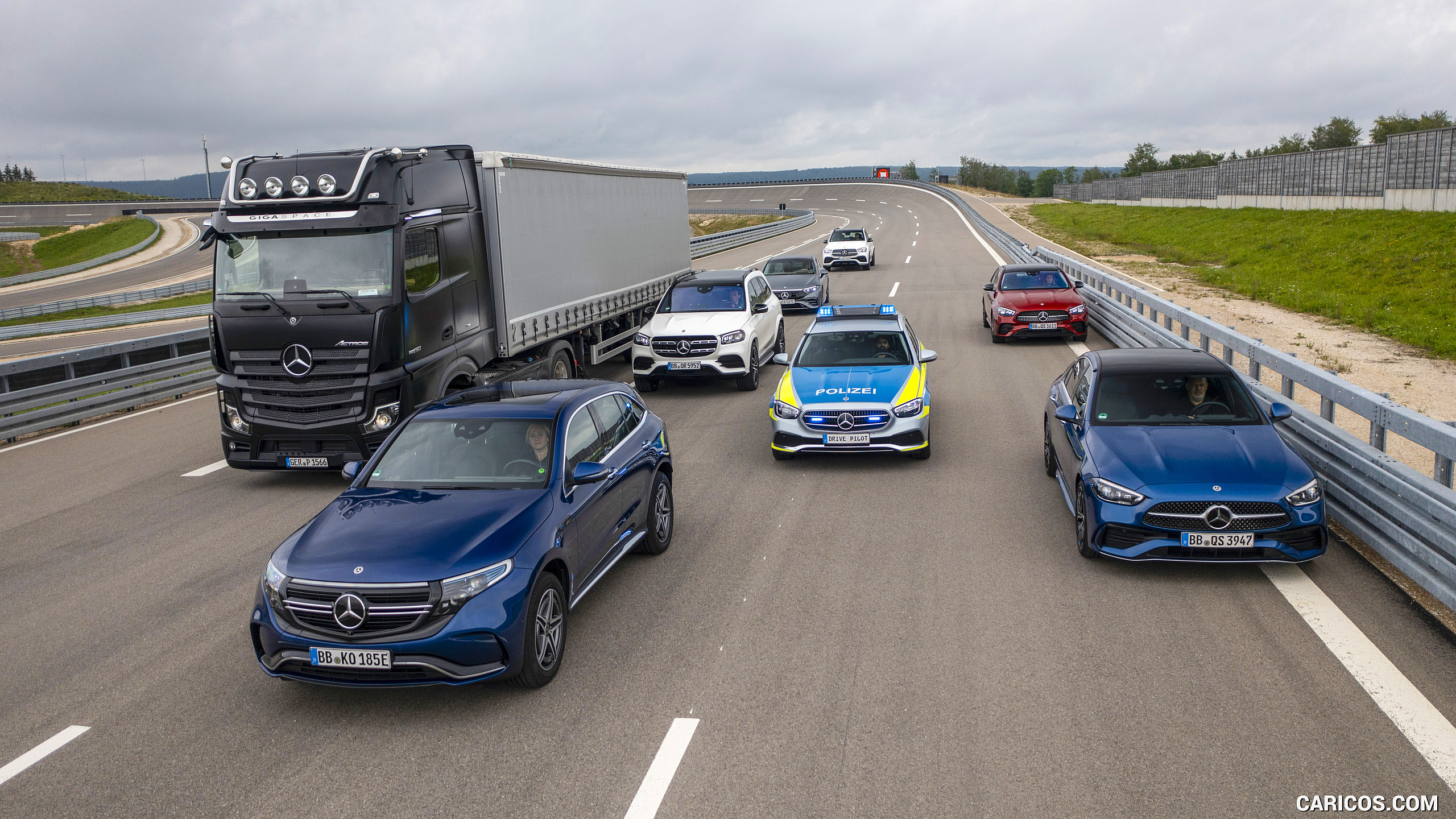 2022 Mercedes-Benz EQS - DRIVE PILOT forms an emergency corridor, #187 of 206