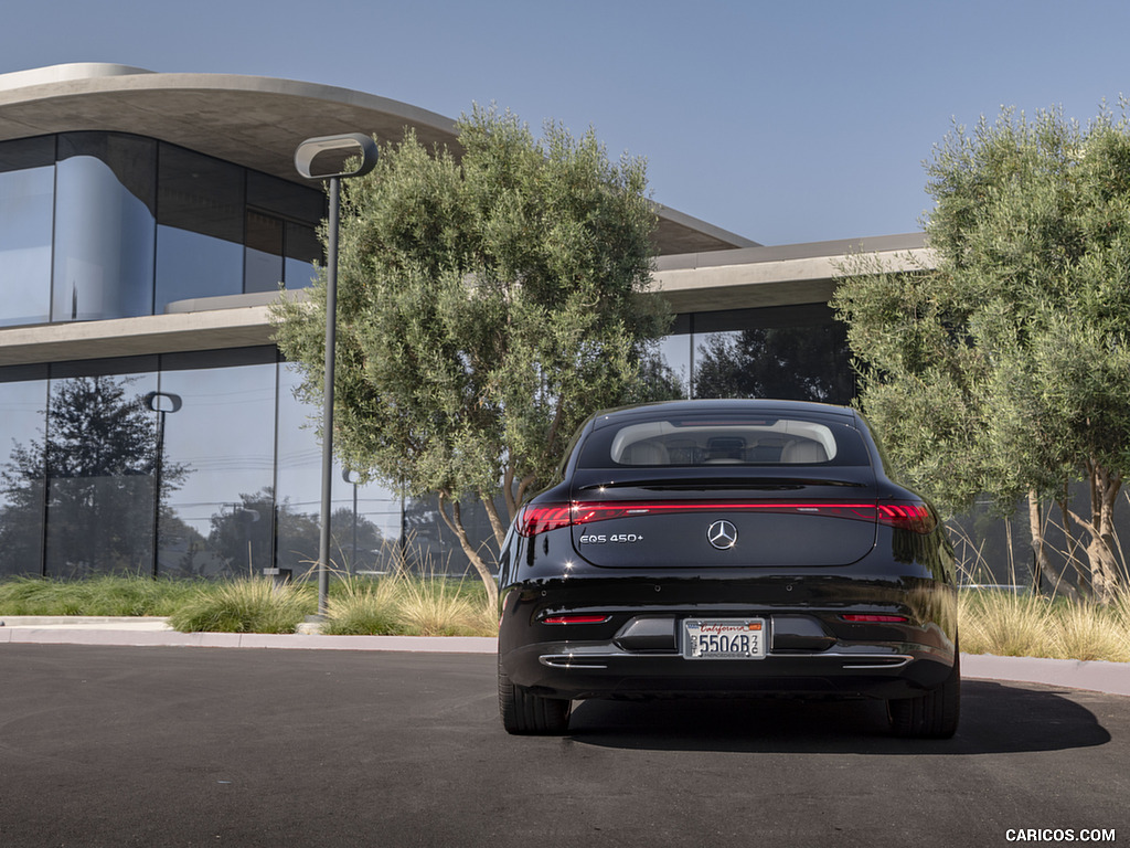 2022 Mercedes-Benz EQS 450+ 4MATIC (US-Spec) - Rear