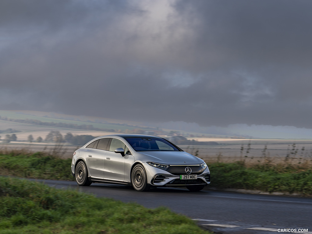 2022 Mercedes-Benz EQS 450+ AMG Line (UK-Spec) - Front Three-Quarter